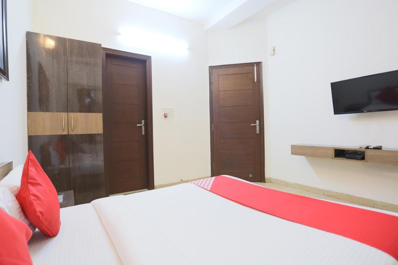 Oyo 70467 Tt Nalin Inn Yercaud Exteriör bild